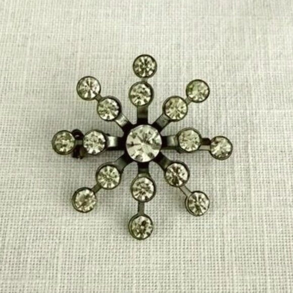 Vintage Rhinestone Starburst Brooch Pin 1.25 in Silver Tone Metal Sparkle Design - Picture 2 of 6